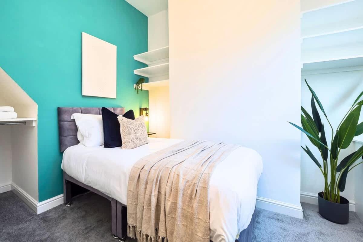 Penkhull House By Truestays - 4 Bedroom House In Stoke-On-Trent 외부 사진