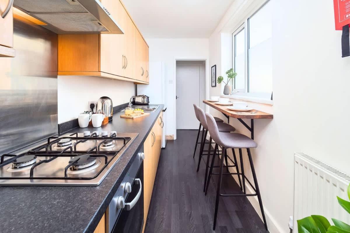 Penkhull House By Truestays - 4 Bedroom House In Stoke-On-Trent 외부 사진